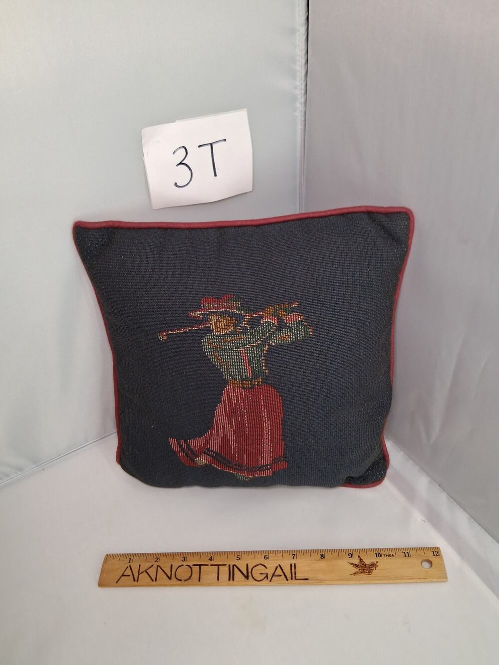 3T Vintage Tapestry Style Pillow Woman Golfer